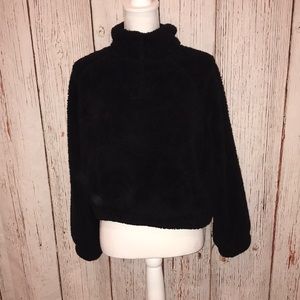 Aeropostale cropped fuzzy pullover